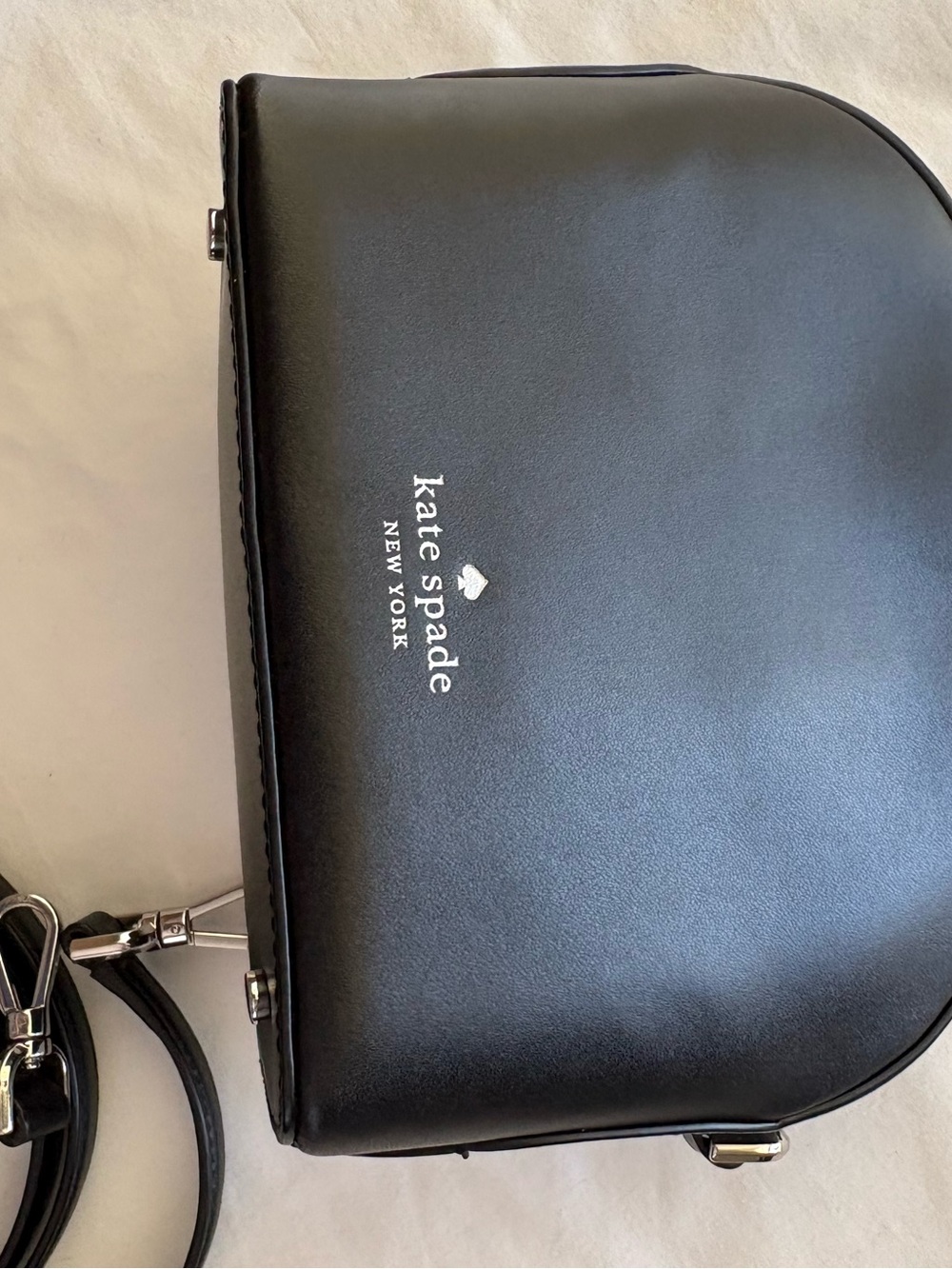 Kate Spade Cute Penguin Frosty Crossbody - Picture 2 of 12